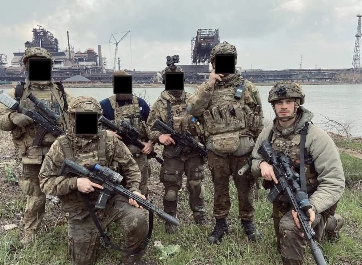 Azovstal 2022 
Every man in this photo gave his life for the defence of the city of Mariupol.

Fought to the last breath, glory to the heroes.