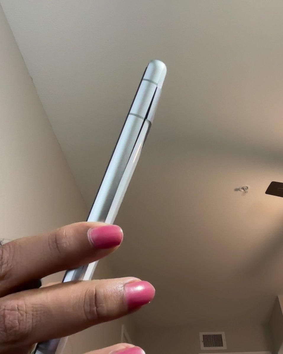 aninditadash_'s tweet image. My #Pixel7a battery is swelling, and @Google customer service has been a sham—no real help at all. They keep sending me condescending emails. This is a serious safety issue, and I need a replacement ASAP. Do better, Google! #BatterySwelling #GoogleSupport @madebygoogle