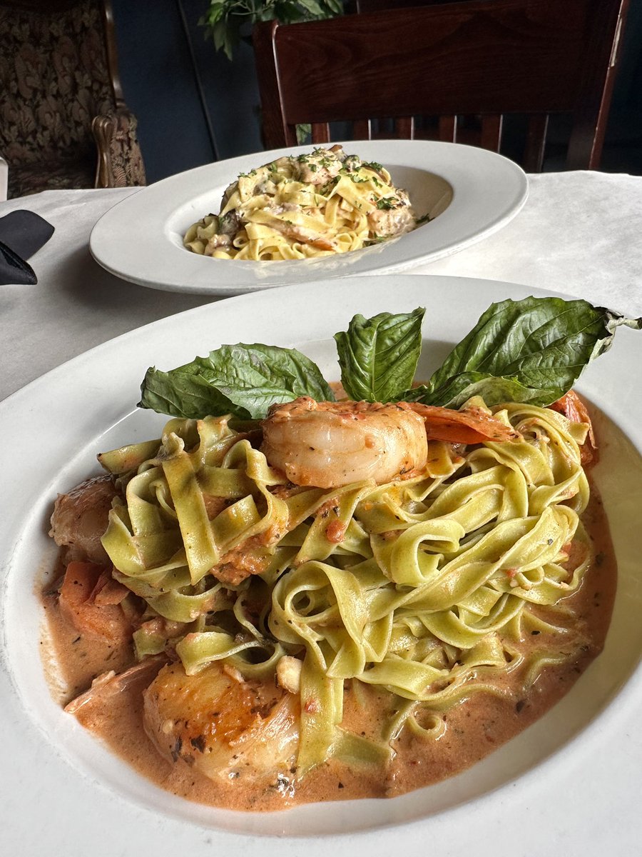 Brian_Kramp's tweet photo. Congrats to Suzette at The Pasta Tree on year 43! This east side restautant is a go to for a romantic date night and if you like pasta you’ll love what her team is cooking up for dinner😊 

Wed-Sun 5pm-9pm

1503 N. Farwell Avenue, Milwaukee, WI 53202 https://t.co/z3sRf073t9