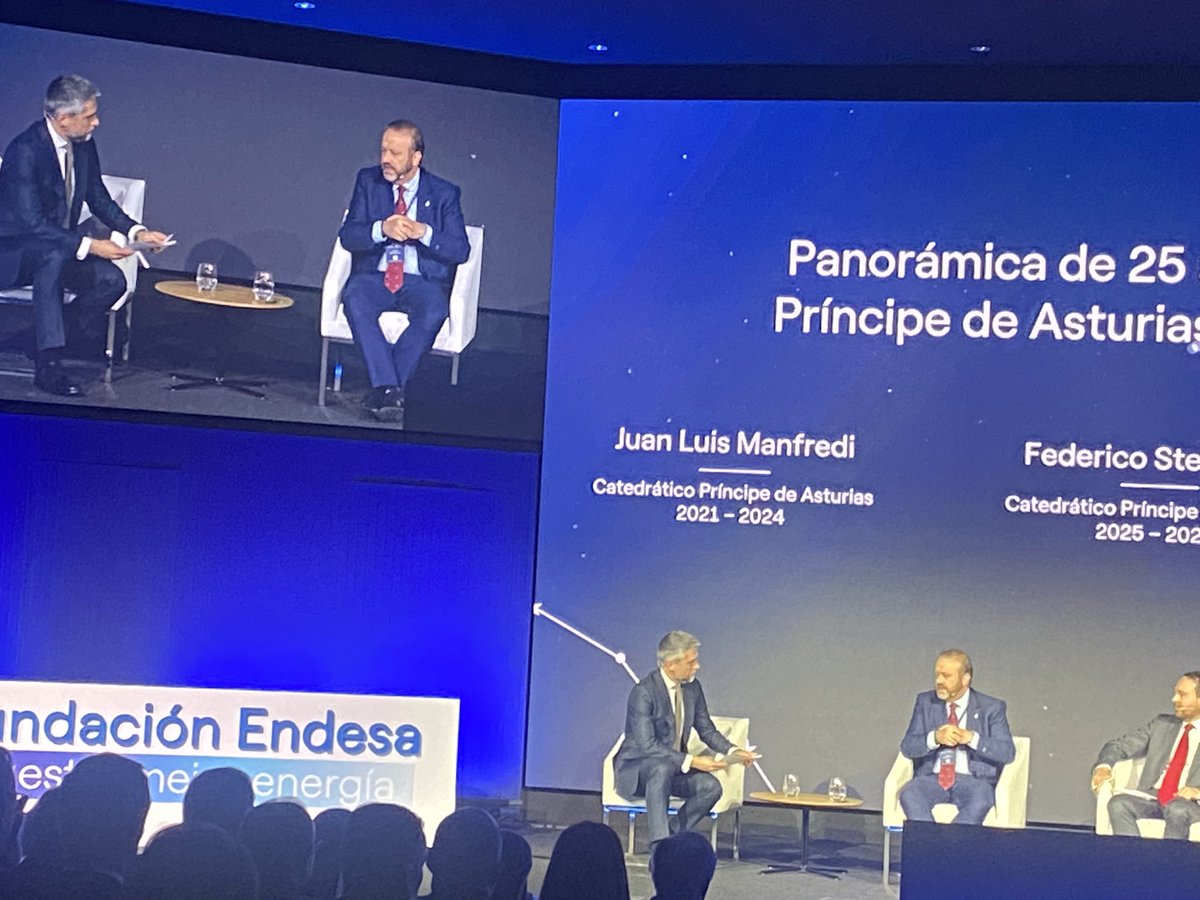 Enhorabuena  a <a href="/juanmanfredi/">Juan Luis Manfredi</a> que hoy ha participado en el acto de celebración de los 25 años de la Cátedra Príncipe de Asturias de la Universidad de Georgetown, clausurado por el Rey. Ha sido un lujo acompañarte junto con algunas alumnas de Estudios Internacionales <a href="/uclm_es/">Universidad de Castilla-La Mancha</a>