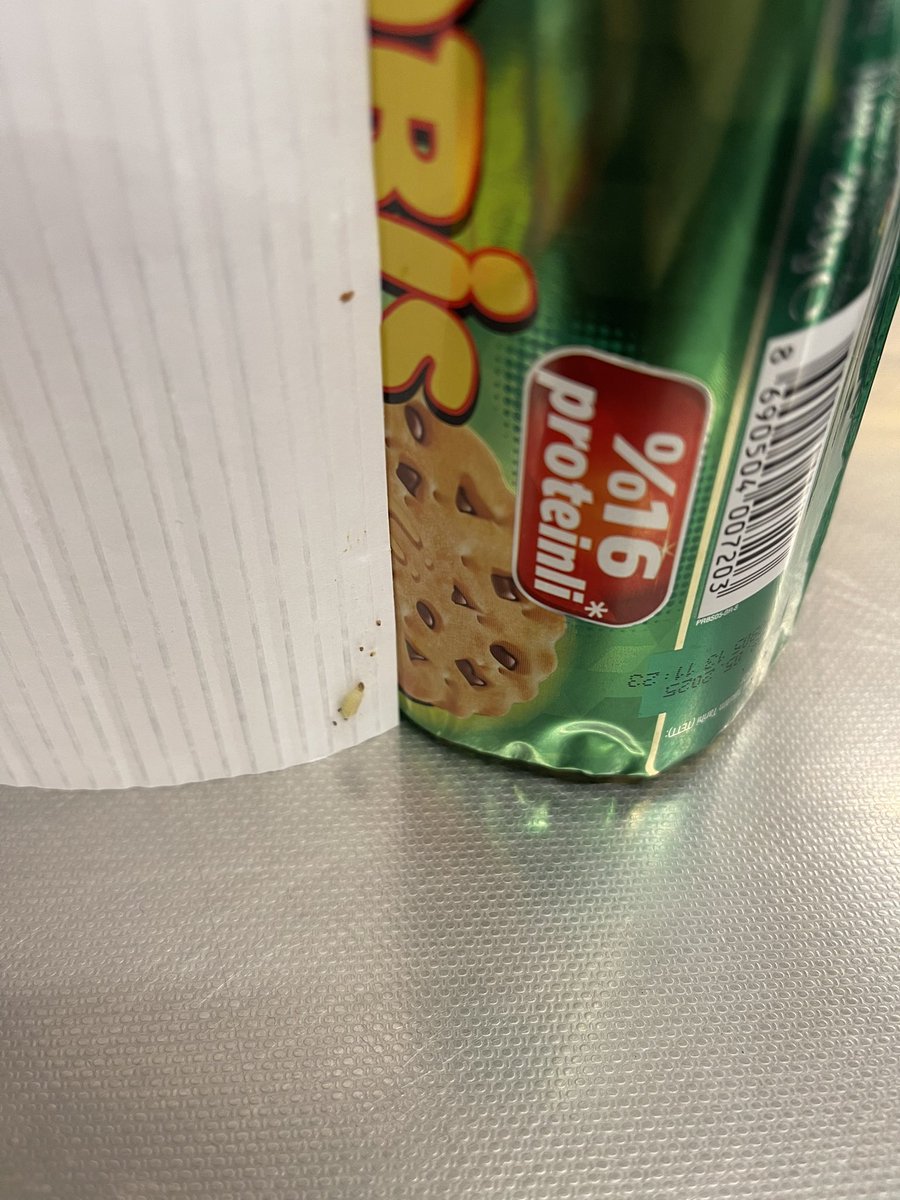 Sevgili <a href="/Ulker/">Ülker</a> , sahiden de proteinliymiş probisler, ikna oldum… İç ambalajında ve henüz kozasında uyuyor maşallah.
Insanı en çok da en sevdiği şeyler hayal kırıklığına uğratıyor ne yazık ki…