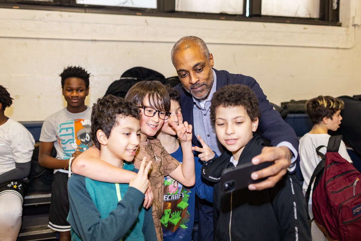 Champlain Hudson Power Express (@chpexpress) on Twitter photo Yesterday #chpe, <a href="/LIUBasketball/">LIU Men’s Basketball</a>, and <a href="/WVIdolphinfdn/">WVI Dolphin Foundation LMP</a> hosted an amazing community basketball clinic at the <a href="/vbgcq/">VBGCQ</a>. Local youth had the opportunity to play with LIU Men's Basketball players and <a href="/rod_strickland/">Rod Strickland</a>.
Thanks to <a href="/Costa4NY/">Costa Constantinides</a>, <a href="/hydroquebecIntl/">Hydro-Québec Clean Energy</a>, and Mentors on the Move 4 Life! Yesterday #chpe, <a href="/LIUBasketball/">LIU Men’s Basketball</a>, and <a href="/WVIdolphinfdn/">WVI Dolphin Foundation LMP</a> hosted an amazing community basketball clinic at the <a href="/vbgcq/">VBGCQ</a>. Local youth had the opportunity to play with LIU Men's Basketball players and <a href="/rod_strickland/">Rod Strickland</a>.
Thanks to <a href="/Costa4NY/">Costa Constantinides</a>, <a href="/hydroquebecIntl/">Hydro-Québec Clean Energy</a>, and Mentors on the Move 4 Life!