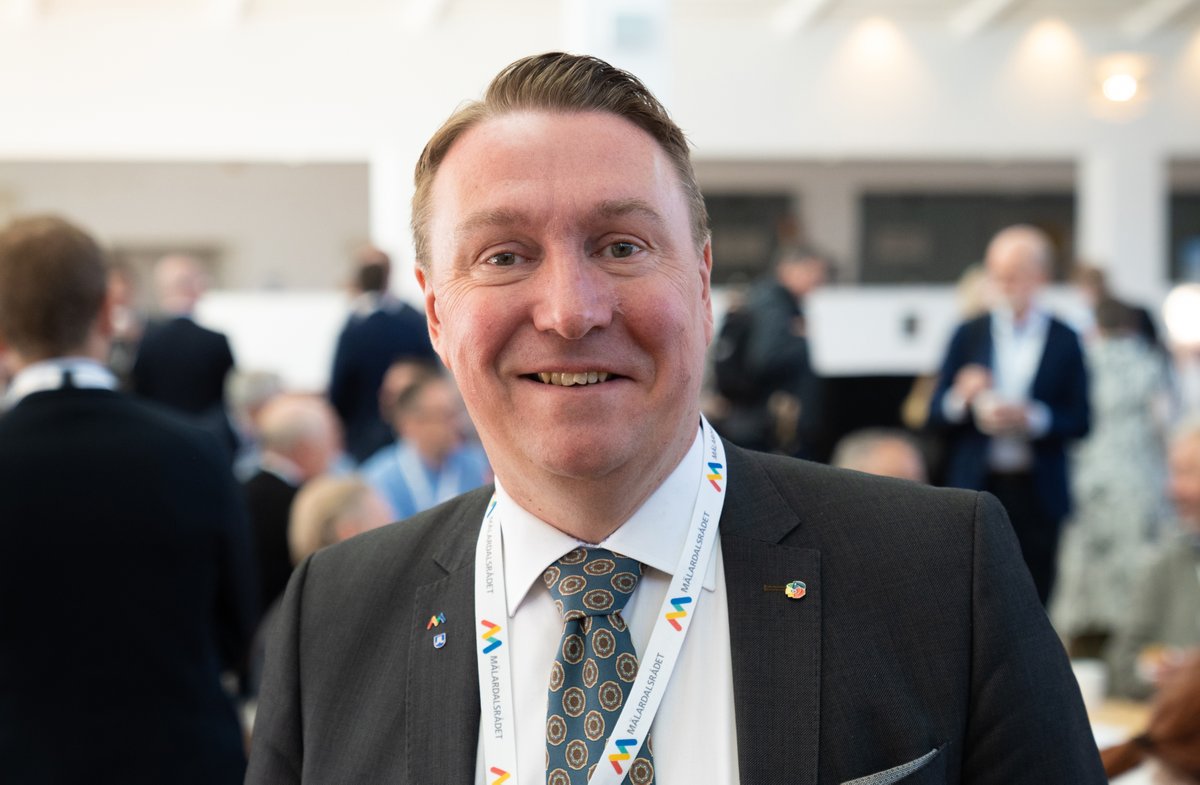 Mälardalsrådet (@malardalsradet) on Twitter photo Pressmeddelande: Försenad byggstart för Tvärförbindelse Södertörn och förbigångsspår vid Katrineholm oroar Mälardalsrådet🕓
Beskedet meddelades på en pressträff med <a href="/ElisabethSvan/">Elisabeth Svantesson</a> (M), <a href="/andreas_carlson/">Andreas Carlson</a> (KD) och <a href="/RPourmokhtari/">Romina Pourmokhtari</a> (L). #infrapol
Läs mer: malardalsradet.se/pressmeddeland… Pressmeddelande: Försenad byggstart för Tvärförbindelse Södertörn och förbigångsspår vid Katrineholm oroar Mälardalsrådet🕓
Beskedet meddelades på en pressträff med <a href="/ElisabethSvan/">Elisabeth Svantesson</a> (M), <a href="/andreas_carlson/">Andreas Carlson</a> (KD) och <a href="/RPourmokhtari/">Romina Pourmokhtari</a> (L). #infrapol
Läs mer: malardalsradet.se/pressmeddeland…