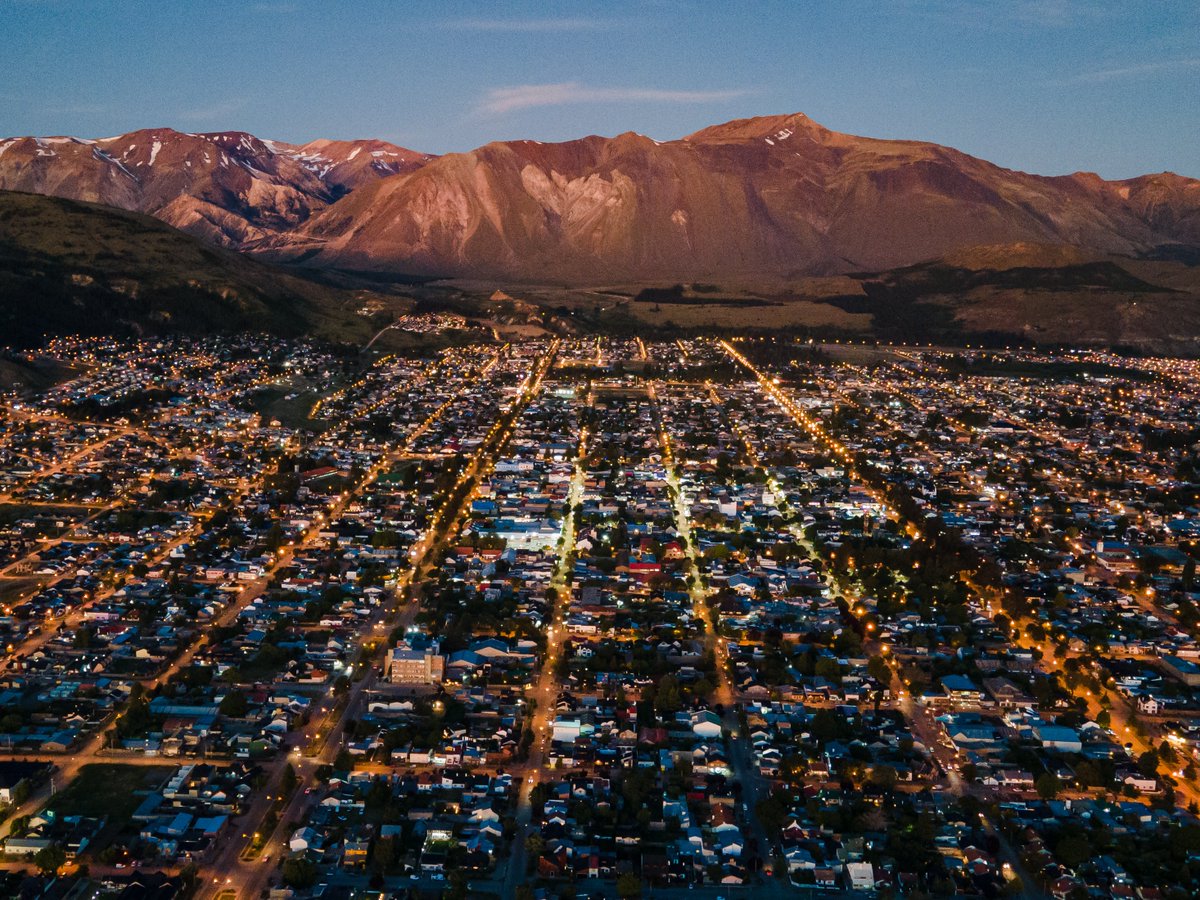¡QUEREMOS CELEBRAR CON VOS!
El 119° aniversario de Esquel se acerca y queremos que seas parte de la fiesta.
Desde el 24 de febrero hasta el 1° de marzo, disfrutá de la “Expo Verano”, música en vivo, gastronomía, feria de emprendedores y mucho más.
👇🧵