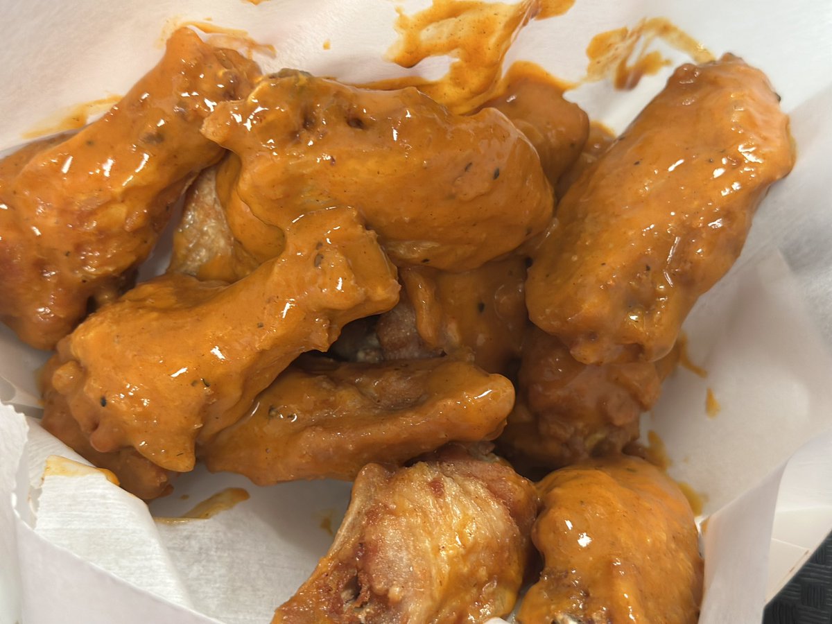 WemosWings's tweet image. 😋 Tuesdays are for trying something new. Luckily, we have over 32 flavors waiting for you!

📲 Skip the line and order ahead at WemosWings.com or call us at 251-633-5877
#wemos #wings #mobilealabama #mobtown #somobile