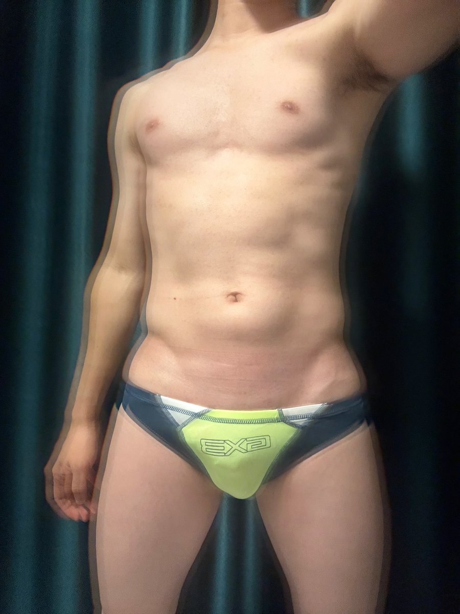 SolarmarsKing's tweet photo. 想做爱了，好想好想。鸡巴一直流水🤤
#horny  #wuhan #🍆 #GX3 #jerkoff https://t.co/xhomNpTlQd