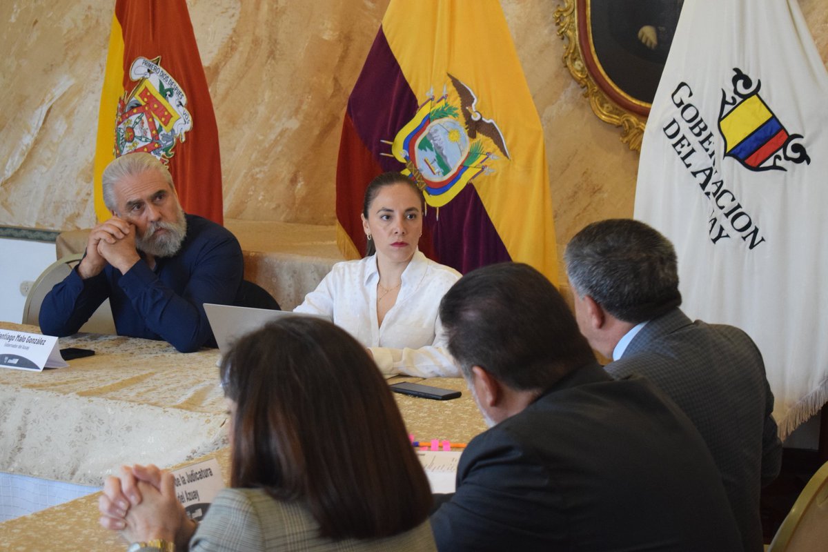 goberazuay's tweet photo. 💪🏽No permitiremos que la delincuencia gane terreno en Azuay. La coordinación nos permite sumar esfuerzos, recursos y estrategias para proteger y garantizar la paz en nuestra comunidad.

🫱🏽‍🫲🏾Juntos trabajamos por un futuro seguro y lleno de oportunidades para todos.

#ElNuevoEcuador https://t.co/o6ZdXRVinw