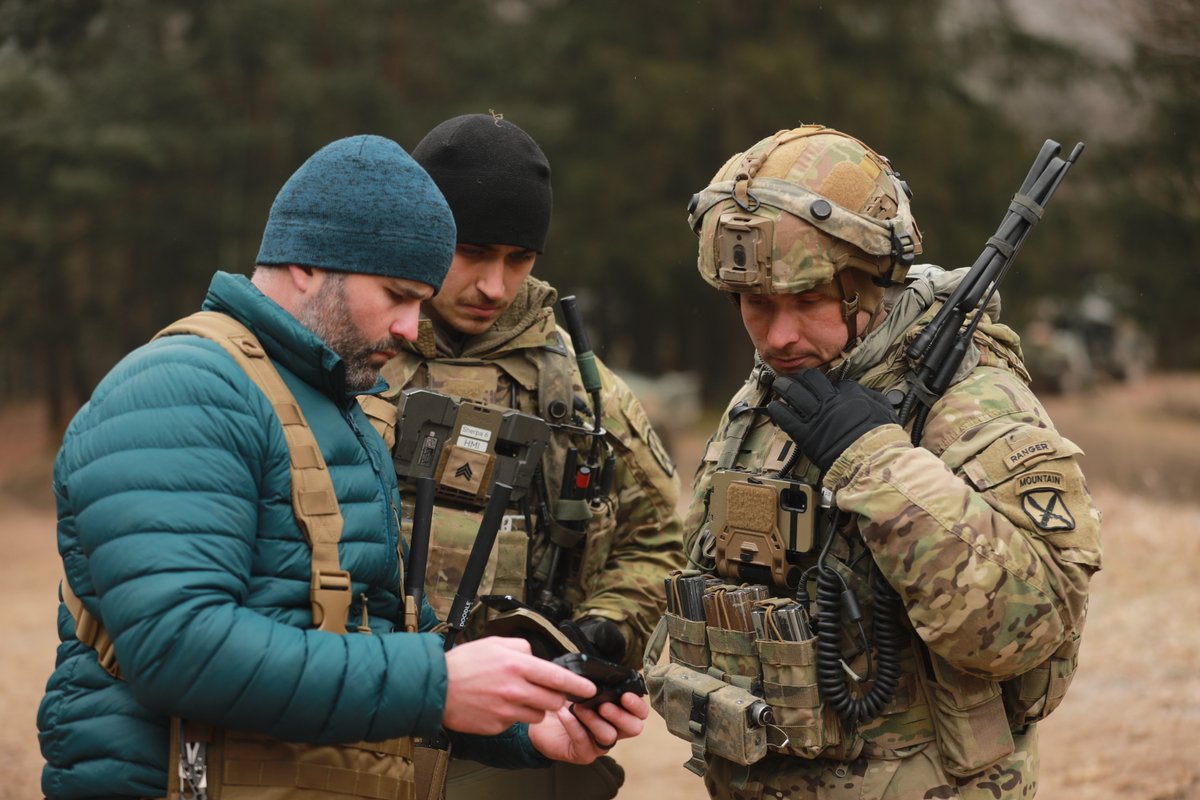 US_EUCOM's tweet image. Can you spot the drone??? 

A short-range recon drone at Joint Multinational Readiness Center, Germany, during Exercise Combined Resolve 25-1. &apos;Combined Resolve&apos; builds combat readiness amongst NATO and partner nations. #WeAreNato #agileforces #agileanddynamic #readyandresilient