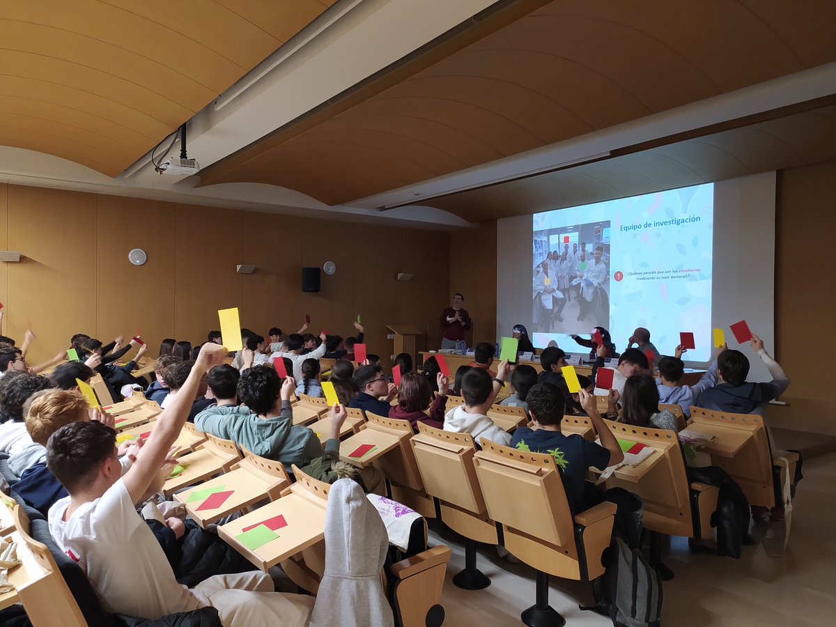 Hoy hemos celebrado el 11 de febrero con 120 alumnos que han participado en un kahoot sobre igualdad sin pantallas, con los investigadores <a href="/JaviRoblesV/">Javier Robles</a> <a href="/Nufediaz/">Nuria Ferrandiz (@nuriaferrandiz.bsky.social)</a> <a href="/ToniHurtado8/">Toni Hurtado</a> y Natalia Alonso, y alumnos del IES Martínez Uribarri, Jesuitinas y Maristas. 👏🏻👏🏻👏🏻