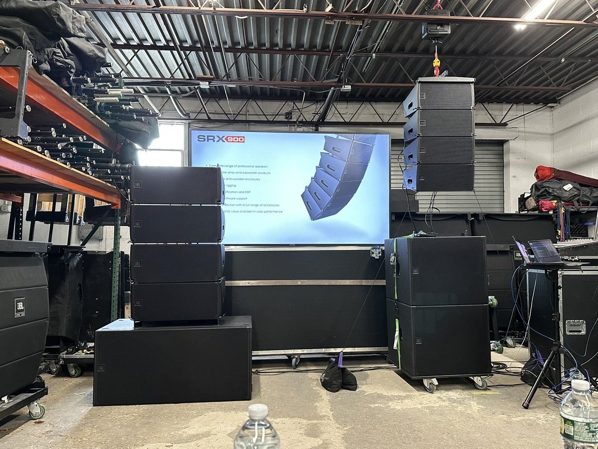 DaleProAudio's tweet image. We’re with our friends at @TheJBLpro for an SRX900 listening demo event! #livesound #linearray