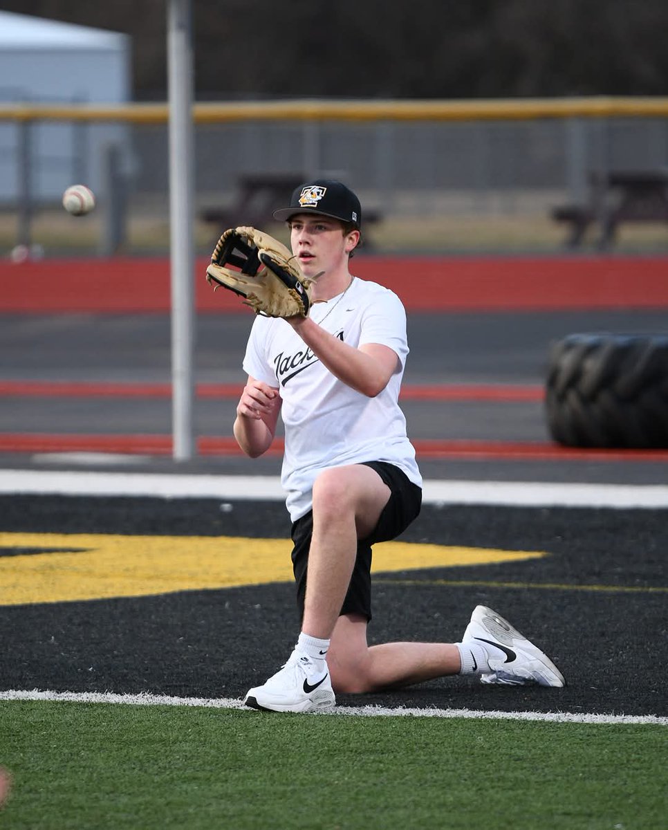 jacketsbball27's tweet photo. Our 1st Player Spotlight is @XanderM513 
Xander played INF and Pitched for Taylor HS's Varsity program last year.

He had 20+ IP for Varisty. Also a .333 OBP w/15 base hits. 

"X" will play a big role on our pitching staff as well as our defense on the Infield! https://t.co/5HBpMzCLzM