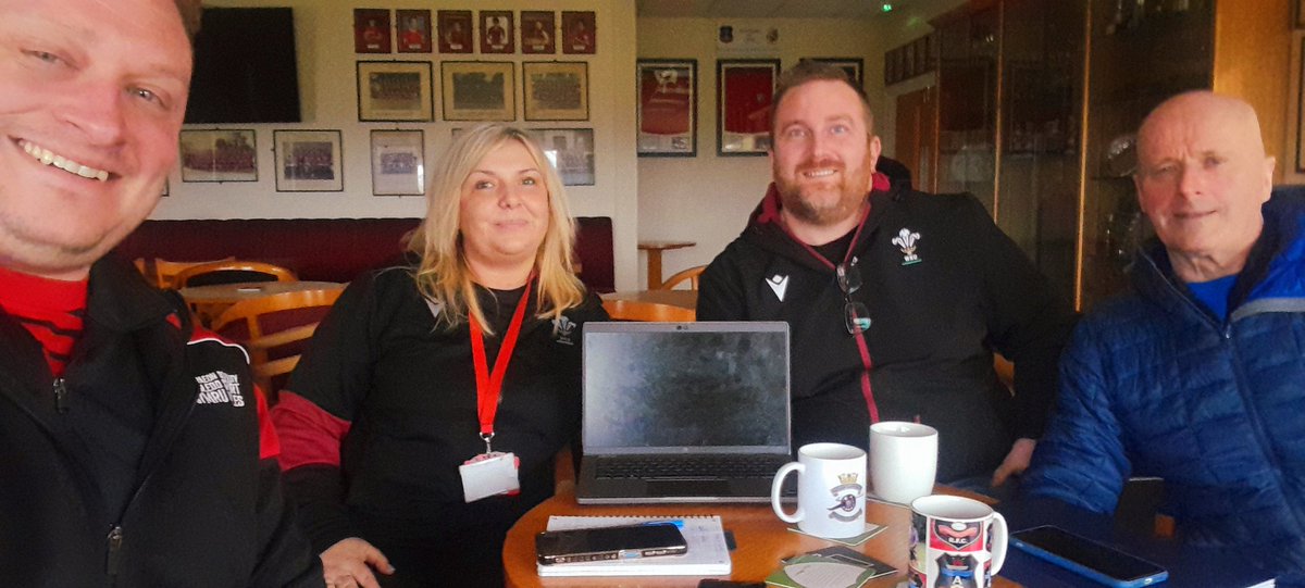 Faye Davies tweet media