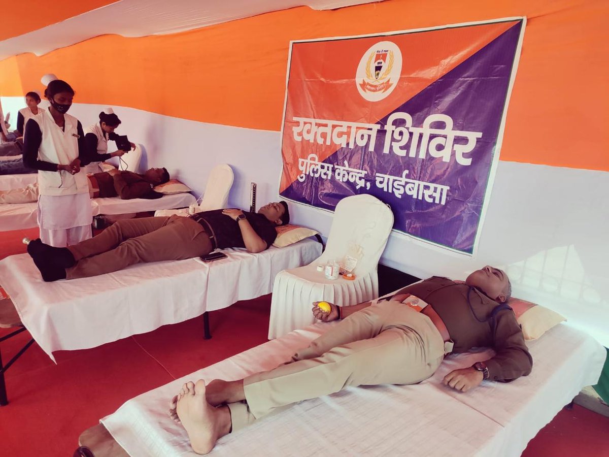 Atul Gera 🇮🇳 अतुल गेरा (@atulgera007) on Twitter photo A Big Thank You to Shri <a href="/ManojChothe/">Manoj Chothe IPS</a> Sir DIG , Kolhan and Shri Ashutosh Shekhar Sir , SP , Chaibasa for regularly donating blood and motivating the men in force .
Your donation is not just one but will have an amplifying effect and will encourage many police personnel in the A Big Thank You to Shri <a href="/ManojChothe/">Manoj Chothe IPS</a> Sir DIG , Kolhan and Shri Ashutosh Shekhar Sir , SP , Chaibasa for regularly donating blood and motivating the men in force .
Your donation is not just one but will have an amplifying effect and will encourage many police personnel in the