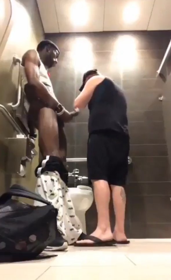 Popular model goes viral after a leaked video💦
Full video in comment