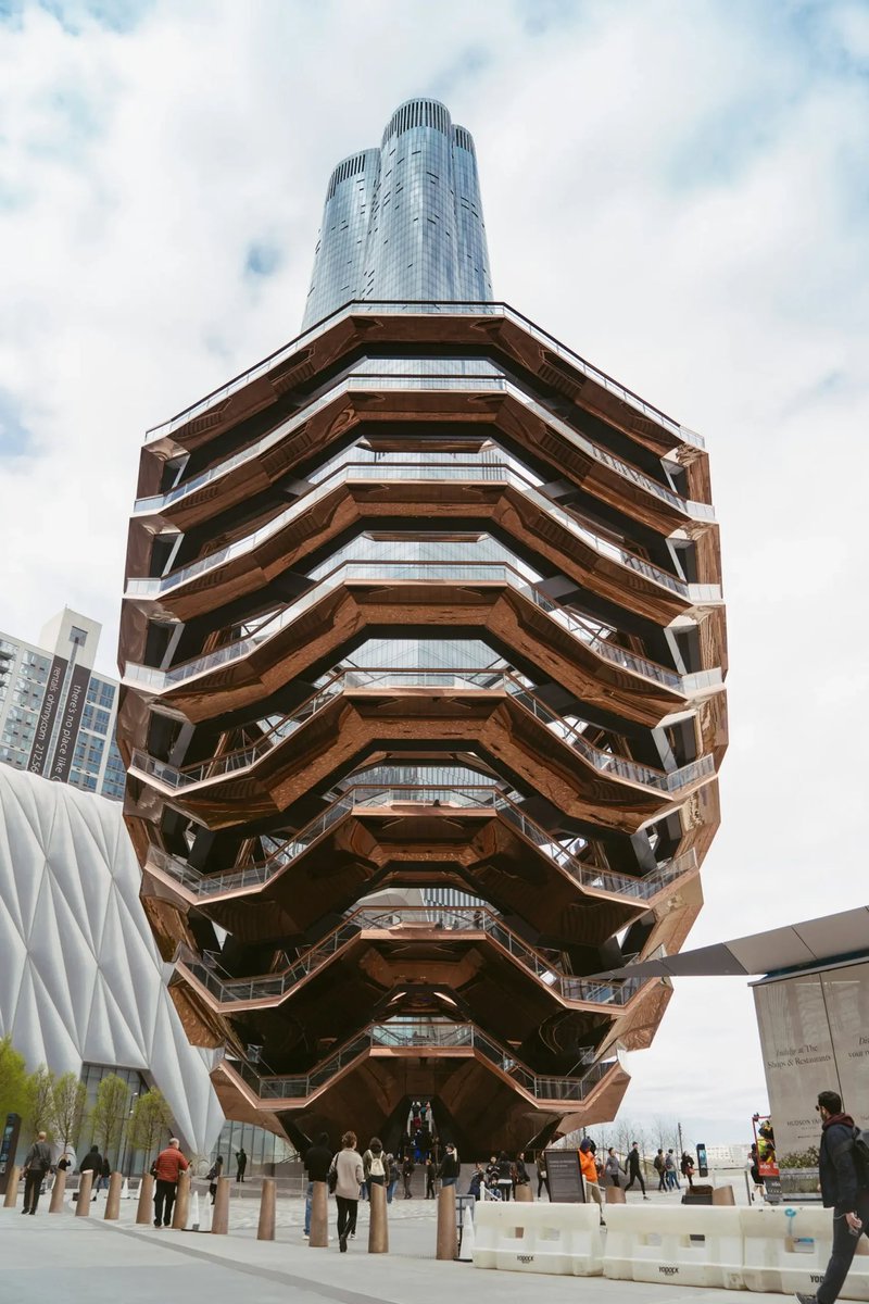 Heatherwick Studio’s The Vessel at Hudson Yards.

parametric-architecture.com/vessel-hudson-…