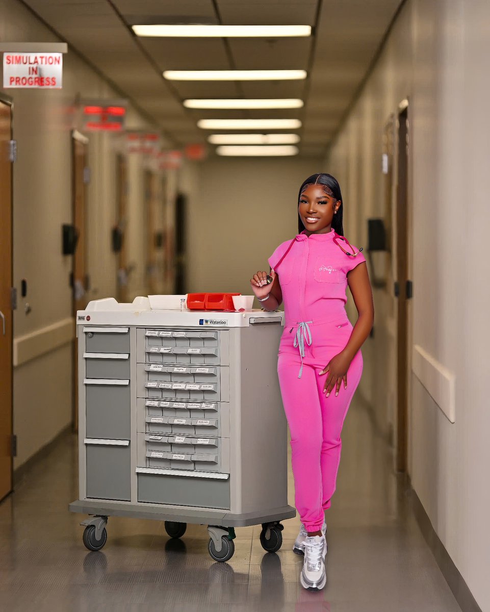 sidamodel's tweet image. Alhamdulliah…90 questions later and I’m officially a nurse 🤣🥰 #NurseSi