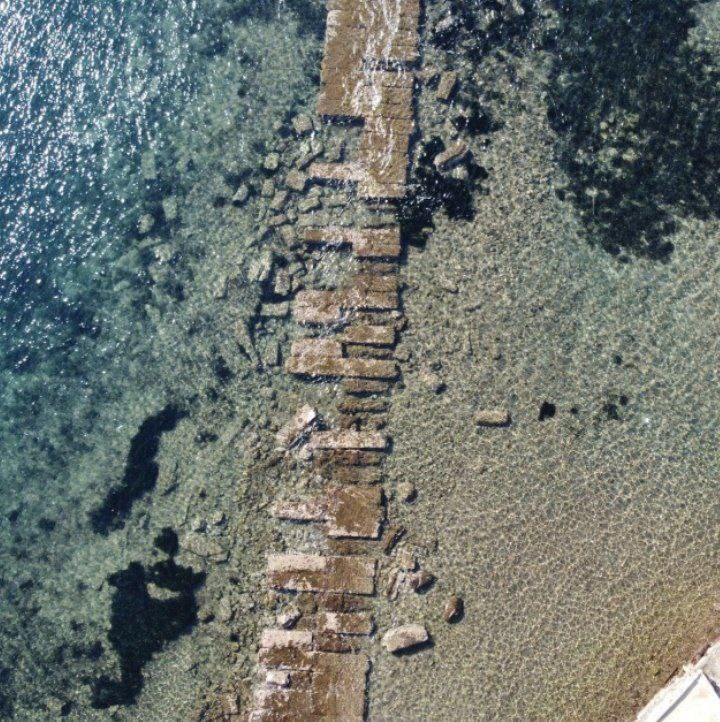 irene_makarenko's tweet photo. ⭕️#Greece. After the earthquakes on #Santorini, 11,000 people left the island with a population of 15,500. 5 thousand remained...

The land level has risen by ab. 40 cm, revealing the old Street of the Kings in the ancient city of Myndos. It had been under the sea 2,000 years🙄 https://t.co/P4NlLxGsAu