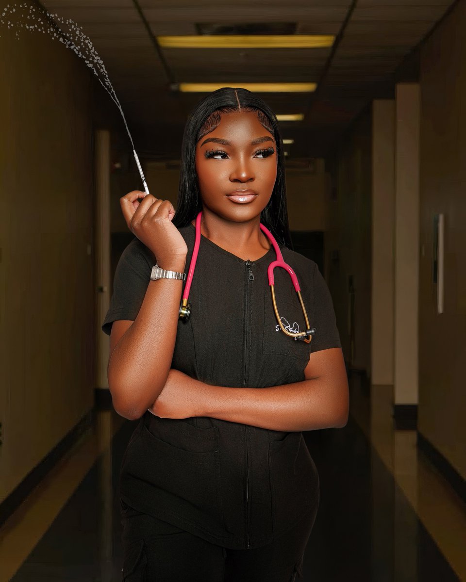 sidamodel's tweet image. Alhamdulliah…90 questions later and I’m officially a nurse 🤣🥰 #NurseSi