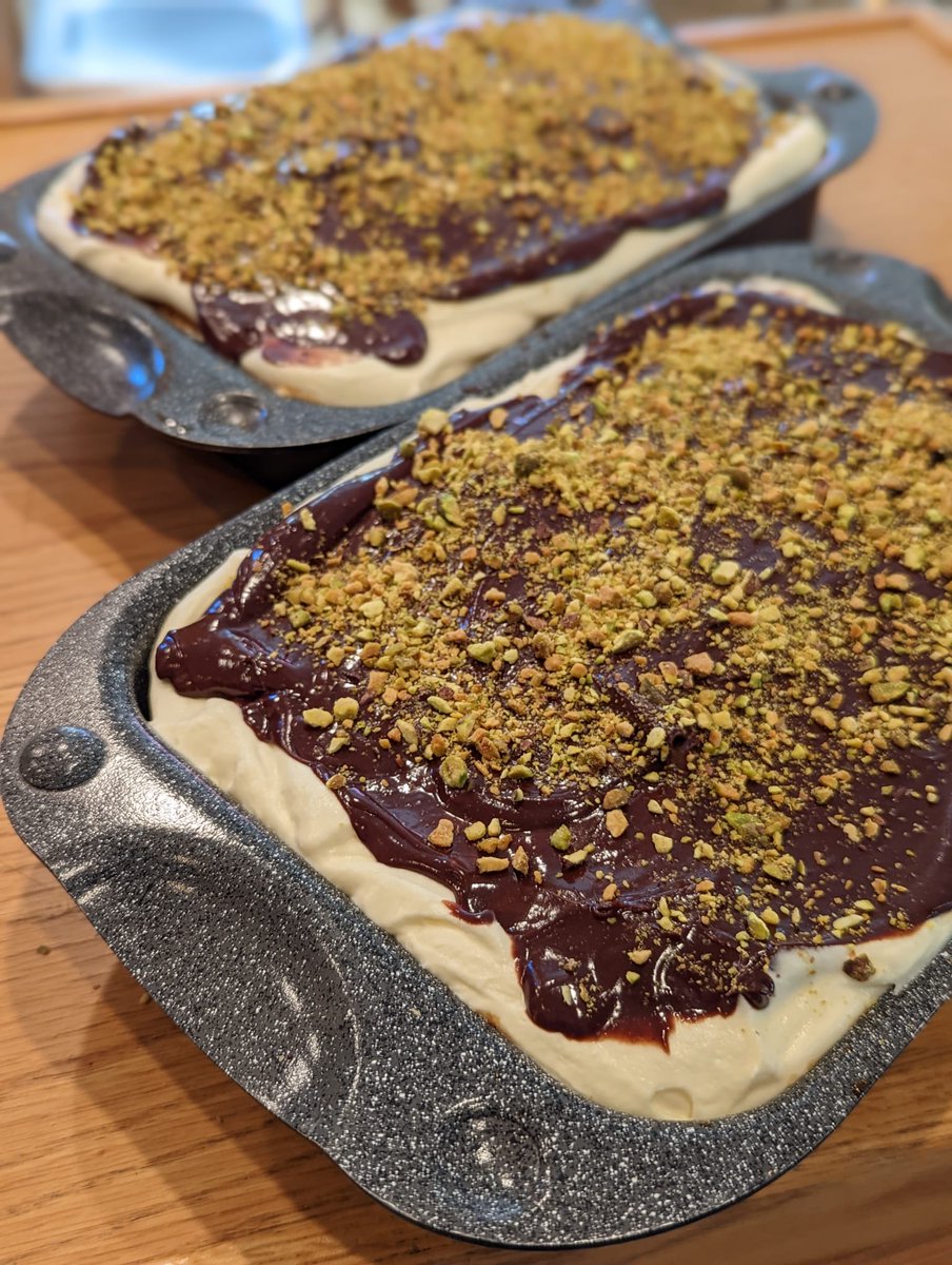 DaTerraCucina's tweet image. Our &quot;Il Due&quot; Roaster is on sale for Valentine&apos;s Day - It&apos;s perfect for cooking for two! daterracucina.com/products/vesuv… #valentinesgift #cookingfortwo