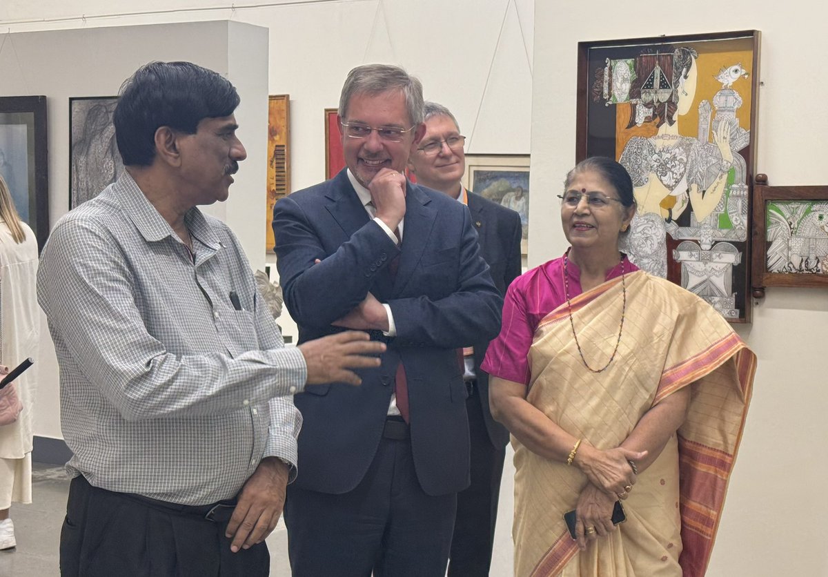 AmbRus_India's tweet image. Visited Karnataka Chitrakala Parishath today. Thank you, General Secretary Prof Shashidhar Rao, for the warm welcome. Look forward to joining hands in maintaining the #Roerichs legacy and other projects in arts between #RussiaIndia.