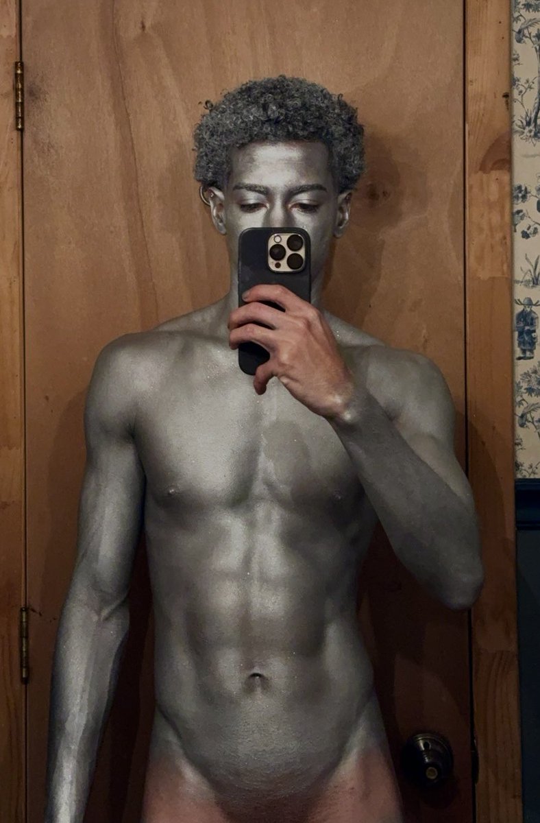 0fficialandre's tweet photo. Tb to my Silver Surfer shoot https://t.co/f3N2VXuA9N