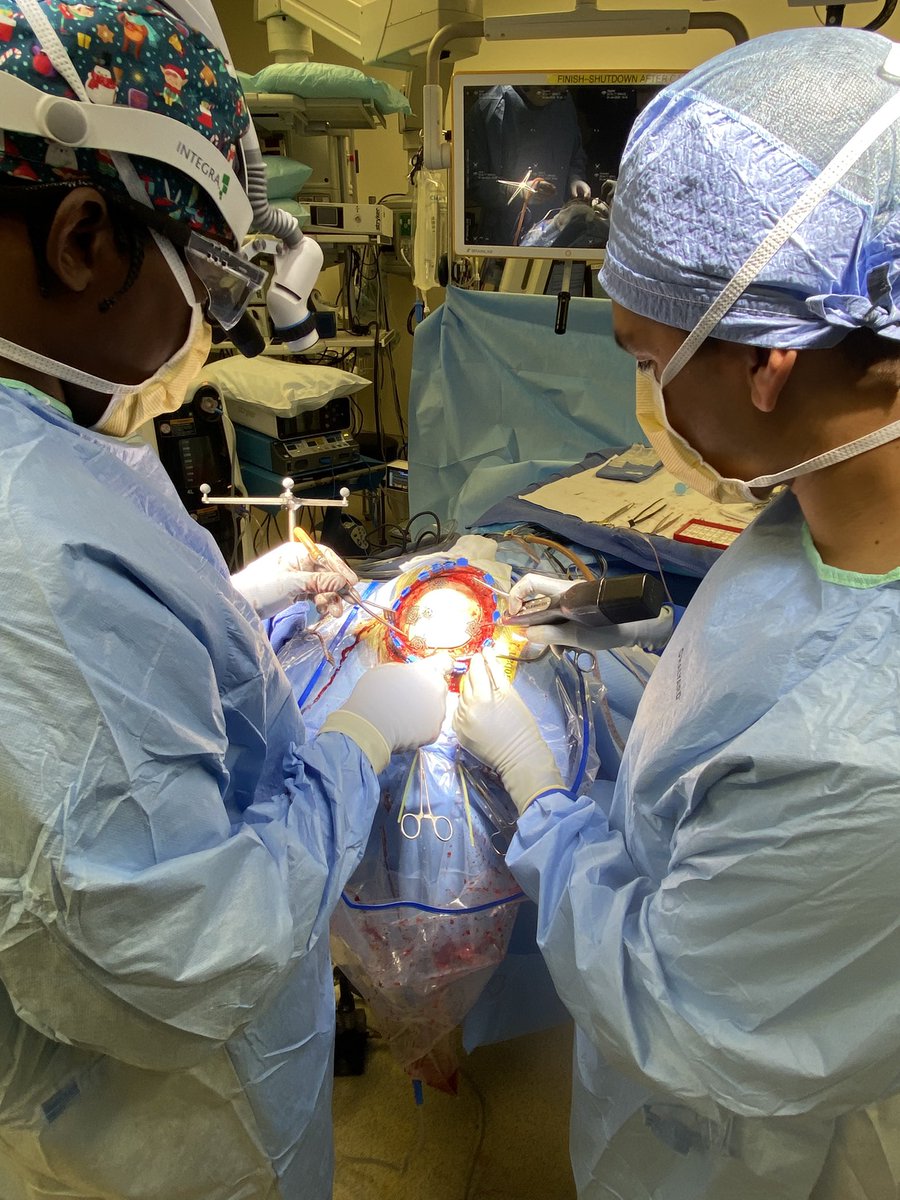 DiegoPichardoMD's tweet image. Feeling extremely grateful for the opportunity of learning from such brilliant surgeons, residents, and nurses during my neurosurgery subinternship at @KUMedCenter! A lot of learning and a lot of KansasBBQ 🍖 
#Neurosurgery #MedEd #KUMC #IMG