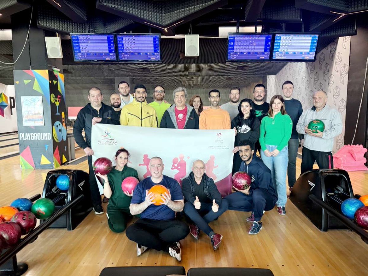 احتفالًا باليوم الرياضي لدولة قطر 2025، نظّمت سفارة قطر في صوفيا أنشطة رياضية متنوعة، بحضور سعادة السفير، إلى جانب الدبلوماسيين وموظفي السفارة. يوم مليء بالتفاعل، يؤكد على أهمية الرياضة في الحياة اليومية.
#في_وقت #اليوم_الرياضي_قطر <a href="/MofaQatar_AR/">الخارجية القطرية</a>