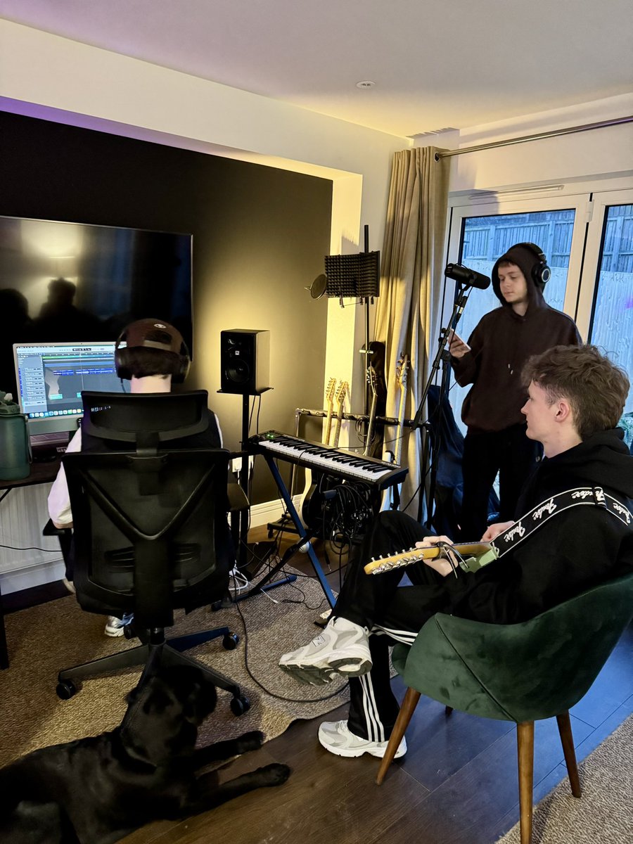 SlixUk's tweet image. Busy busy busy 

Buzzin to show yees what we’ve been up to 🔜 

🪰