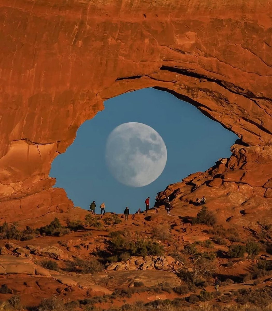 Perfect Timing for this Amazing Photography by @zachcooleyphoto 🌕📸 #moon #art #photooftheday #photography