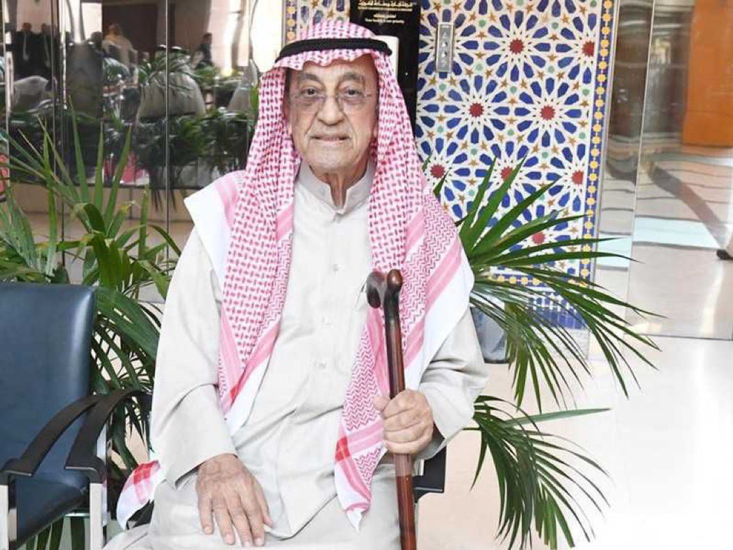 رحم الله الفقيد #يوسف_النصف رحمة واسعة وجعل مثواه الجنة وعظم الله أجر أسرته وأحسن عزاءهم ..
وقد جمعنا والفقيد اجتماعات ولقاءات عديدة منذ عام 2007 عندما استضاف رحمه الله اجتماعات القوى السياسية في ديوان النصف والتي طرح فيها دعوته للقوى السياسية للتوافق حول مشروع سياسي للإصلاح،