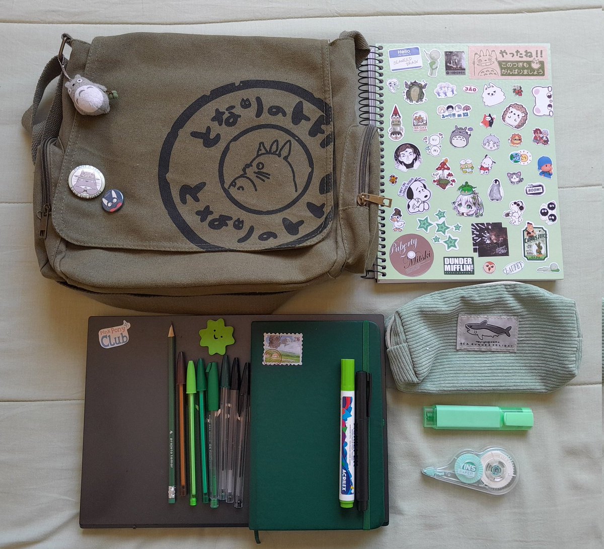 soobmisty's tweet image. meu material pra faculdade, amaram bests?