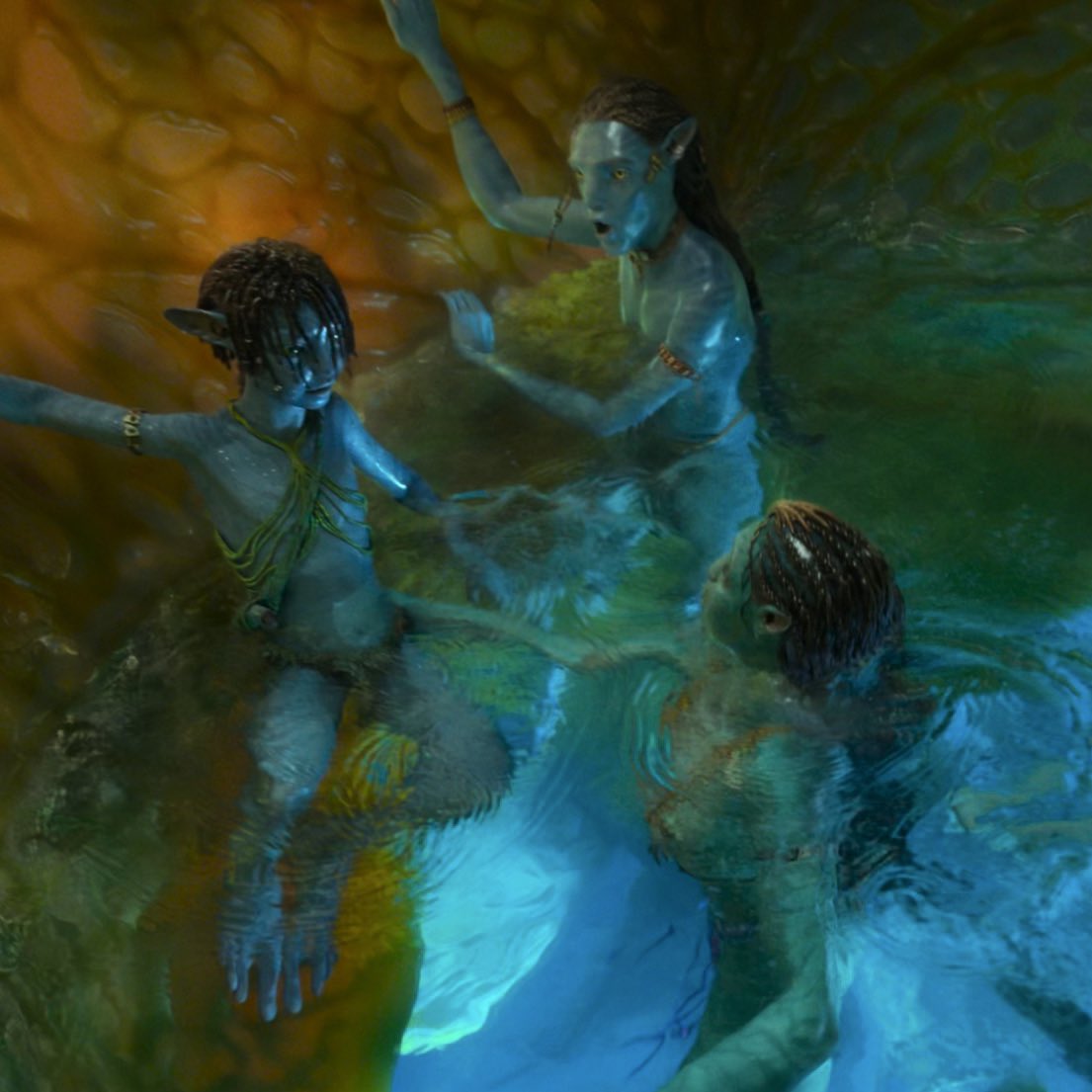 txampxy's tweet image. tsireya putting her hand on tuk's hip & stomach for comfort- sobbing rn #avatar #avatartwt