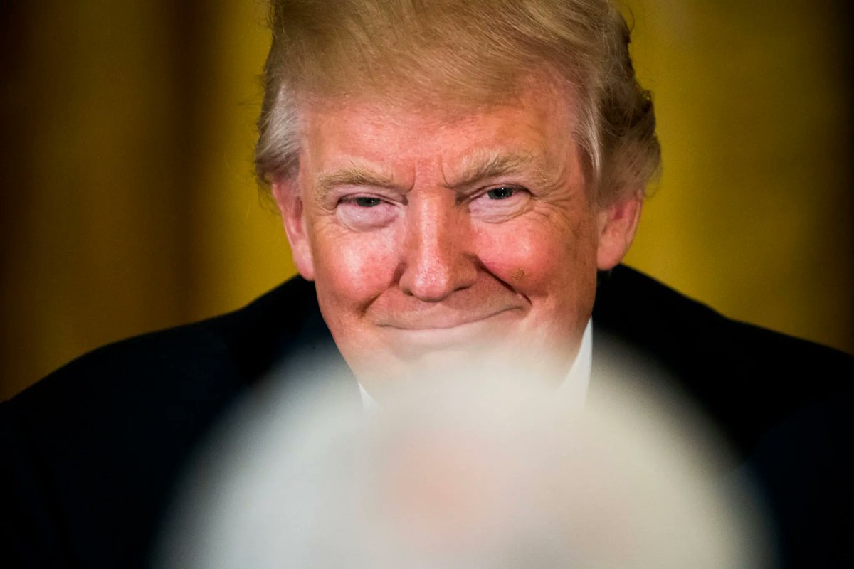 🇺🇸 Trump qui propose de supprimer FEMA, l'agence en charge de l'aide après les catastrophes naturelles.

Le jour où, après avoir tout perdu, ses électeurs se rendront compte que tout cela a servi à financer son plan de réduction d'impôts pour les plus riches, cela va piquer.