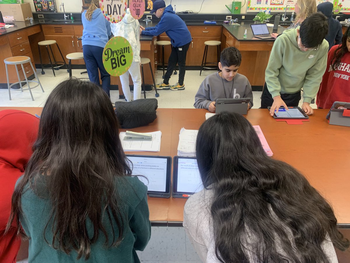 Preparing for an upcoming assessment in science class with <a href="/AmyCBoucek/">Amy C. Boucek</a> <a href="/Prairie220/">BMS Prairie Campus</a>! <a href="/barrington220/">Barrington 220</a> #ThePlaceToB