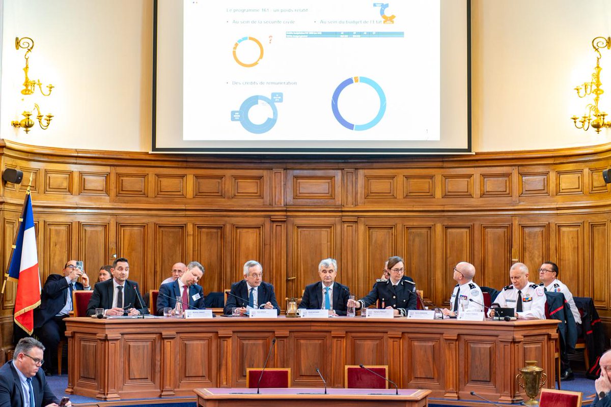 🎬 Clap de fin pour les chantiers thématiques du Beauvau de la Sécurité civile !
🤝 Si les concertations se poursuivent pour créer le modèle de la Sécurité civile de demain, le dernier chantier se clôt sur la thématique de la gouvernance, du financement et des moyens de la