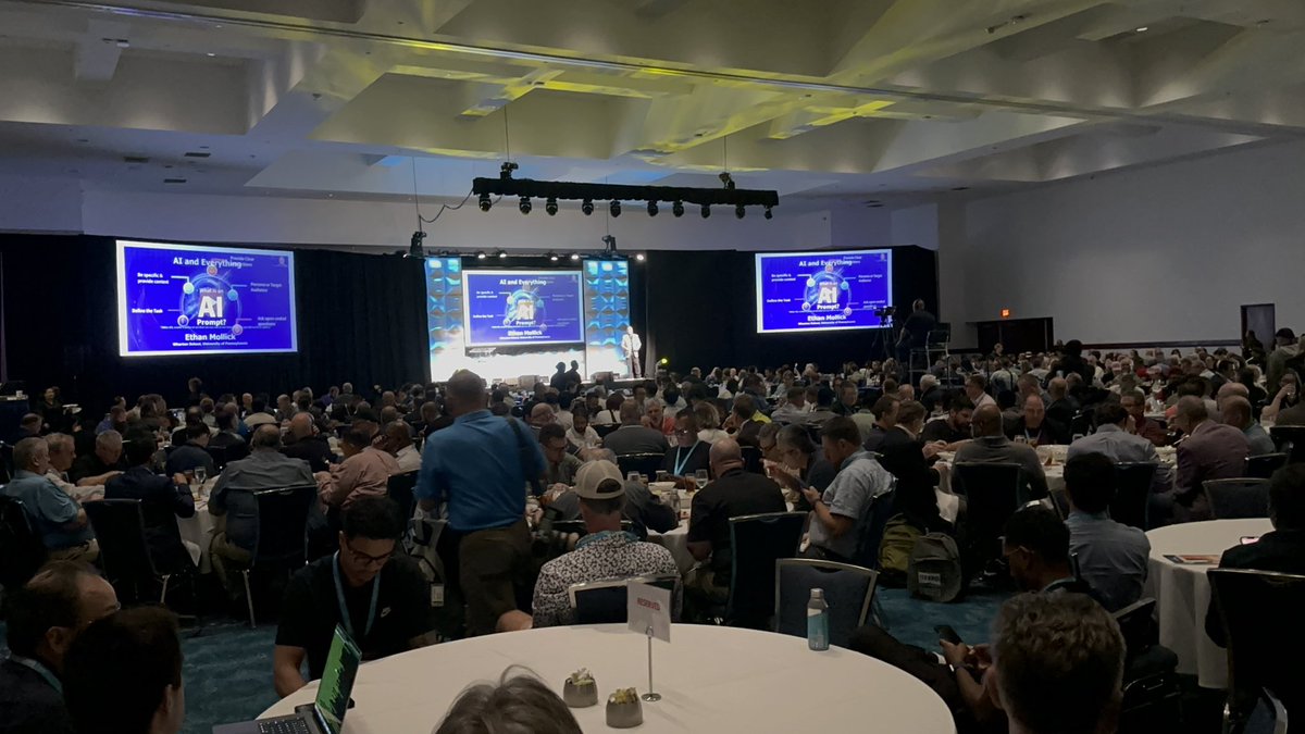 rtehrani's tweet image. Clip of keynote happening now. @thegenaiceo Eric Vaughan with @ignitetech and @gfisoftware here at @genaiexpo, part of the @ITEXPO #TECHSUPERSHOW  Feb 11-13, 2025, Fort Lauderdale! #itexpo