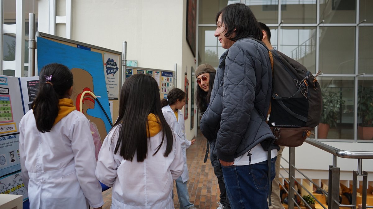 FLACSOec's tweet photo. Hoy celebramos el Día de la Mujer y la Niña en la Ciencia con las estudiantes del Colegio Becquerel, explorando el cuerpo humano, las energías renovables y la ciencia en un espacio interactivo diseñado para motivar y despertar el interés por las mujeres en la ciencia.
¡Gracias a quienes participaron! Aún puedes unirte a los eventos virtuales del 12 y 13 de febrero.
Más información: https://t.co/hMlUoy8KVd
@ctslab_flacsoec @CientificasEC