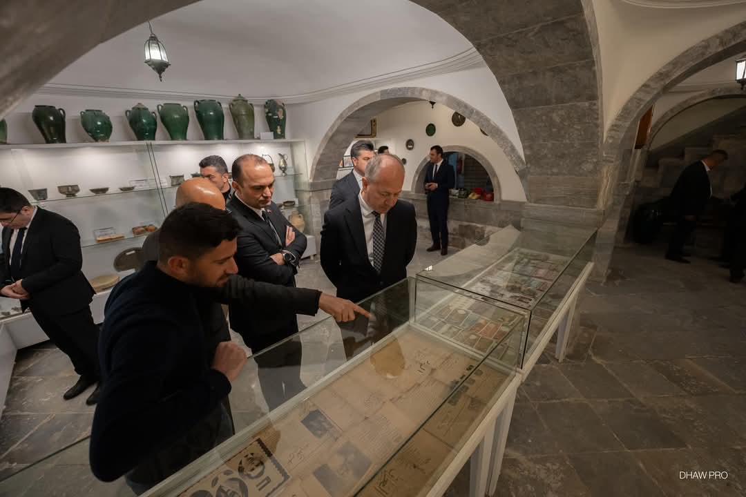 سعدنا اليوم بزيارة السيد القنصل العام للجمهورية التركية في الموصل السيد سرهاد فارلي ونائب رئيس مؤسسة YTB المعنية بالمنح الدراسية التركية
السيد مراد قزانجي والوفد المرافق لهما 
اطلع الوفد على أقسام مؤسسة تراث الموصل والمركز المجتمعي لمبادرة احياء روح الموصل

#تراث_الموصل_هنا_اقرب