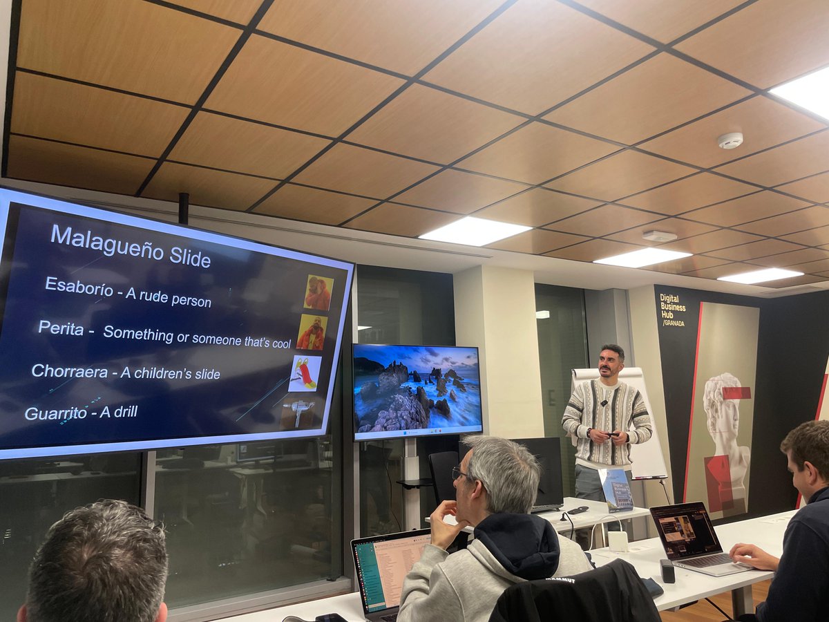 Súper interesante la #Meetup de <a href="/franguerreroQA/">Fran Guerrero</a> sobre metodologías ágiles en el desarrollo de #SoftwareDevelopment  #Granada