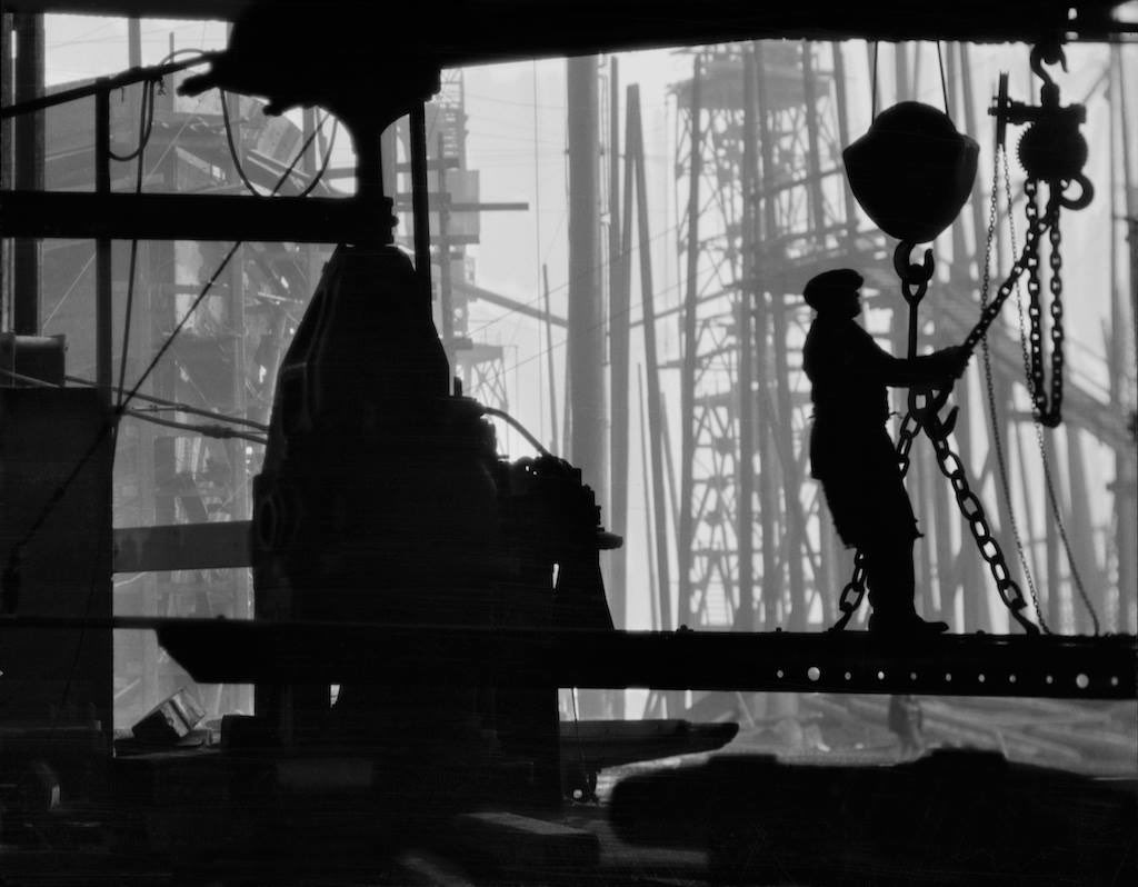 GroomB's tweet photo. Cammell Laird shipyard, Birkenhead, 1928, by E.O. Hoppé (1878-1972). https://t.co/9WpziCA3bx