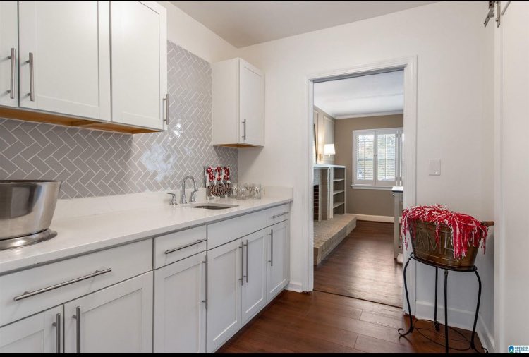AndrewJBoneRE's tweet image. Tuscaloosa, Alabama: Now booking Game Day rentals, graduation, parents weekend, any time events! Houses and condos available! Homecoming weekend in November going fast! Long term rentals also available. Property management. 256-504-2963