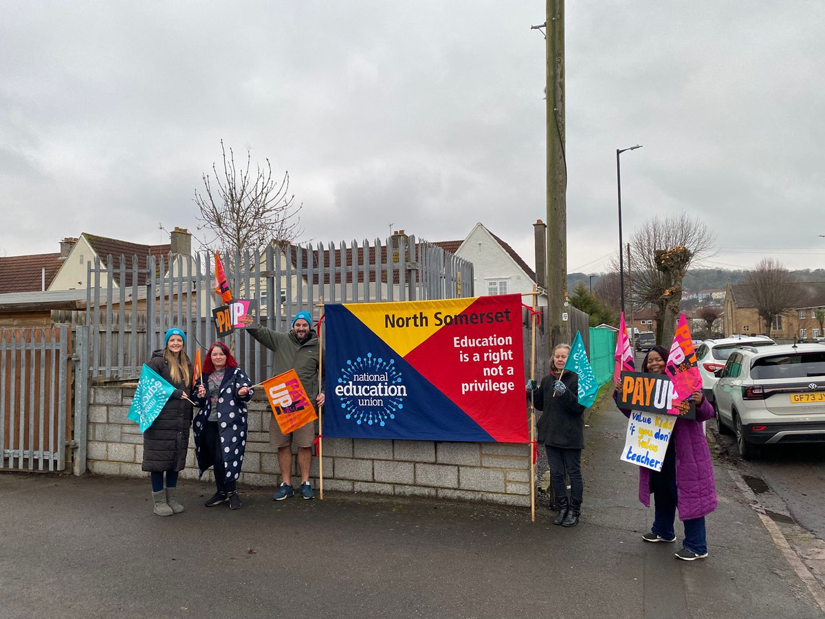 Solidarity with Voyage Learning Campus on strike to win the back pay they deserve!