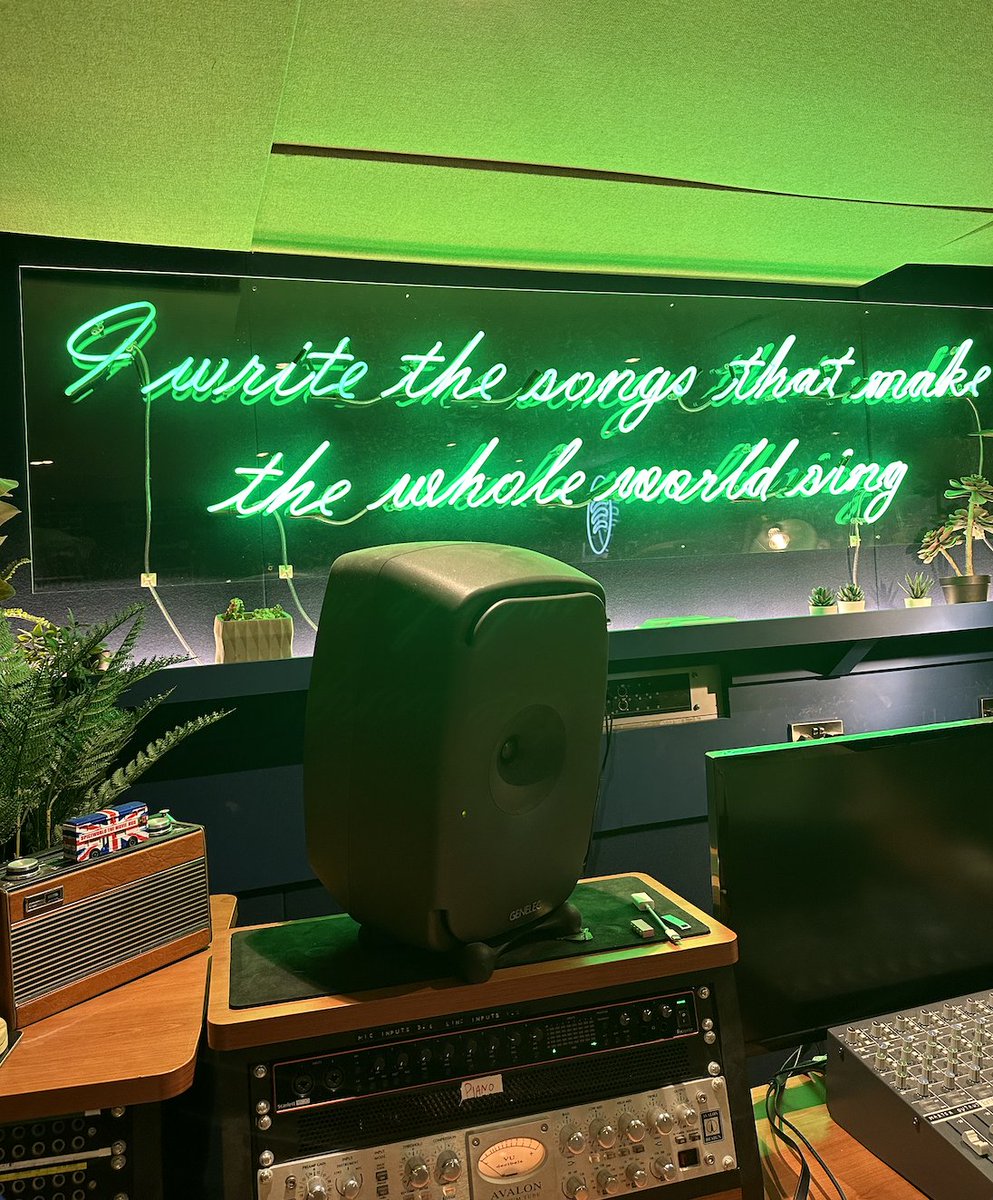 ☻ ☆ Zilo ☆ ☻ tweet media