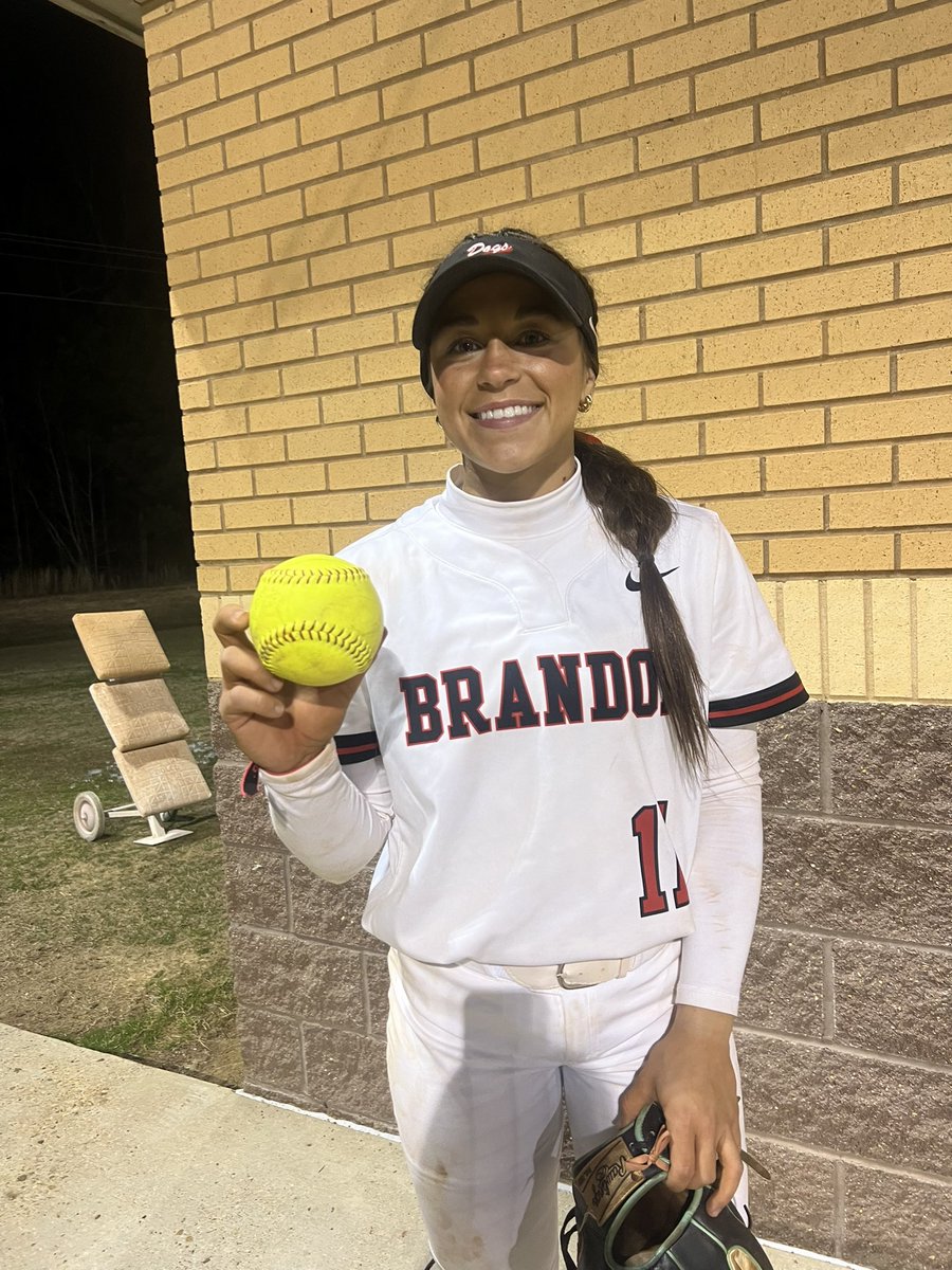 SullivanChip's tweet image. Way to start the season opener off!   @Hannah_Jo22