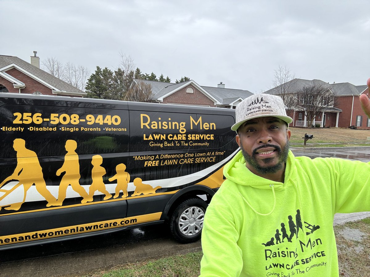 iamrodneysmith's tweet photo. Family, I’m hitting the road for a 5-hour drive south to Foley, AL! Tomorrow, I’ll be joining a class for a fun-filled bubble mowing day. Next week, I’ll be visiting a school out west, and I’d love to add your school to the list! Each child will receive a bubble mower, a Raising Men/Women shirt, and a copy of my children’s book. Free for any PreK/kindergarten class nation wide! Let’s make it happen!