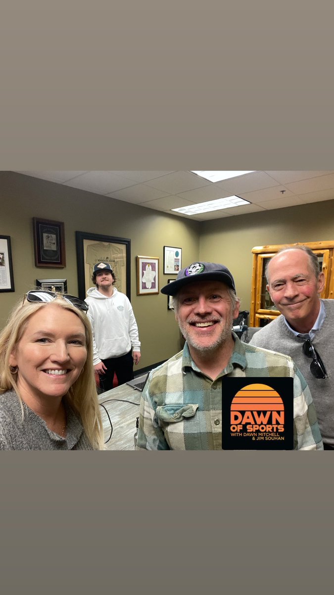 DawnAtFOX9's tweet photo. This week on “Dawn of Sports” we welcome in Author Todd Smith 📕@Spazzdad w great behind the scenes stories of #HockeyStrong @NHL players (the Zach Parise story is my fave!) also #BraveEnough w Jessie Diggins & a sneak hint of his new book! Thx Todd 🎉 https://t.co/TEoeU2FbFN https://t.co/KjQjo0H3Sa