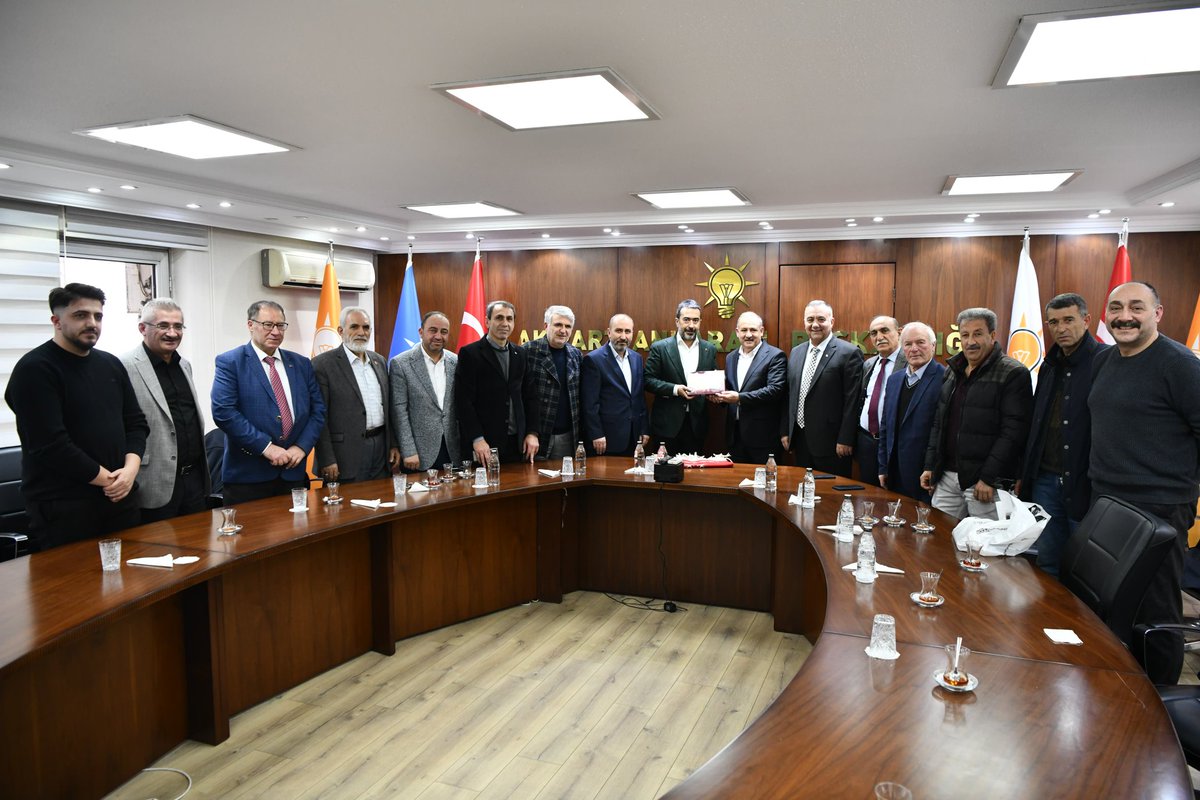 AK Parti Ankara (@akpartiankara) on Twitter photo Ankara Gümüşhane Dernekler Federasyonu Genel Başkanı Hamdi Arslan ve yönetimi İl Başkanımız <a href="/hakanhanozcan/">Hakan Han ÖZCAN 🇹🇷</a>'ı ziyaret etti. Ankara Gümüşhane Dernekler Federasyonu Genel Başkanı Hamdi Arslan ve yönetimi İl Başkanımız <a href="/hakanhanozcan/">Hakan Han ÖZCAN 🇹🇷</a>'ı ziyaret etti.