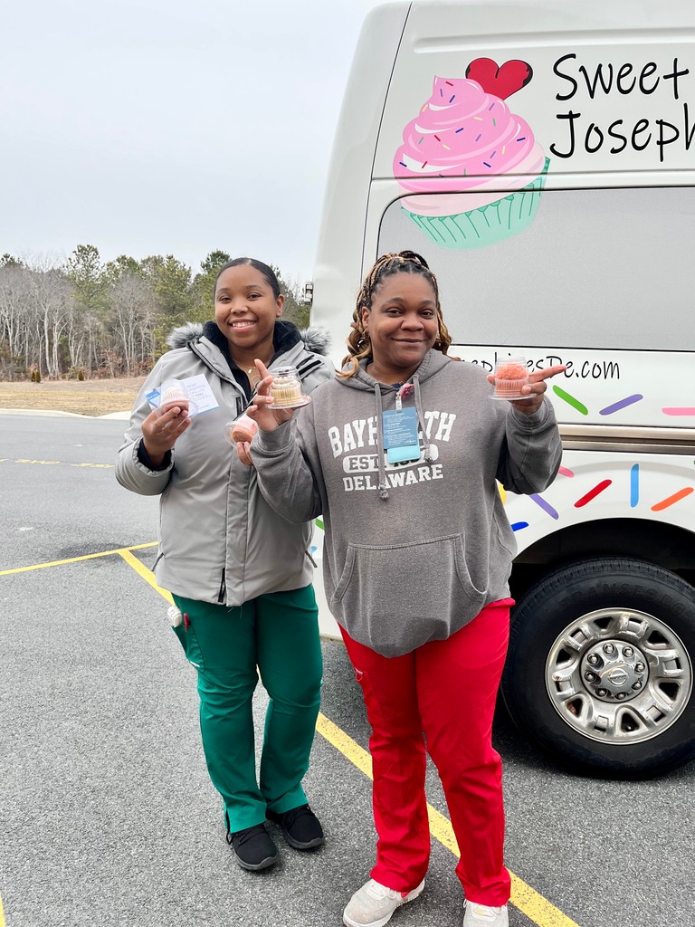 BayhealthDE's tweet image. Bayhealth is sweeter than ever this Valentine's Day! 💗 
We're showing our team some love with delicious treats from Sweet Jospehine's. Here's to spreading joy and appreciation--one bite at a time! 

#SweetTeam #ValentinesWeek #BayhealthLove