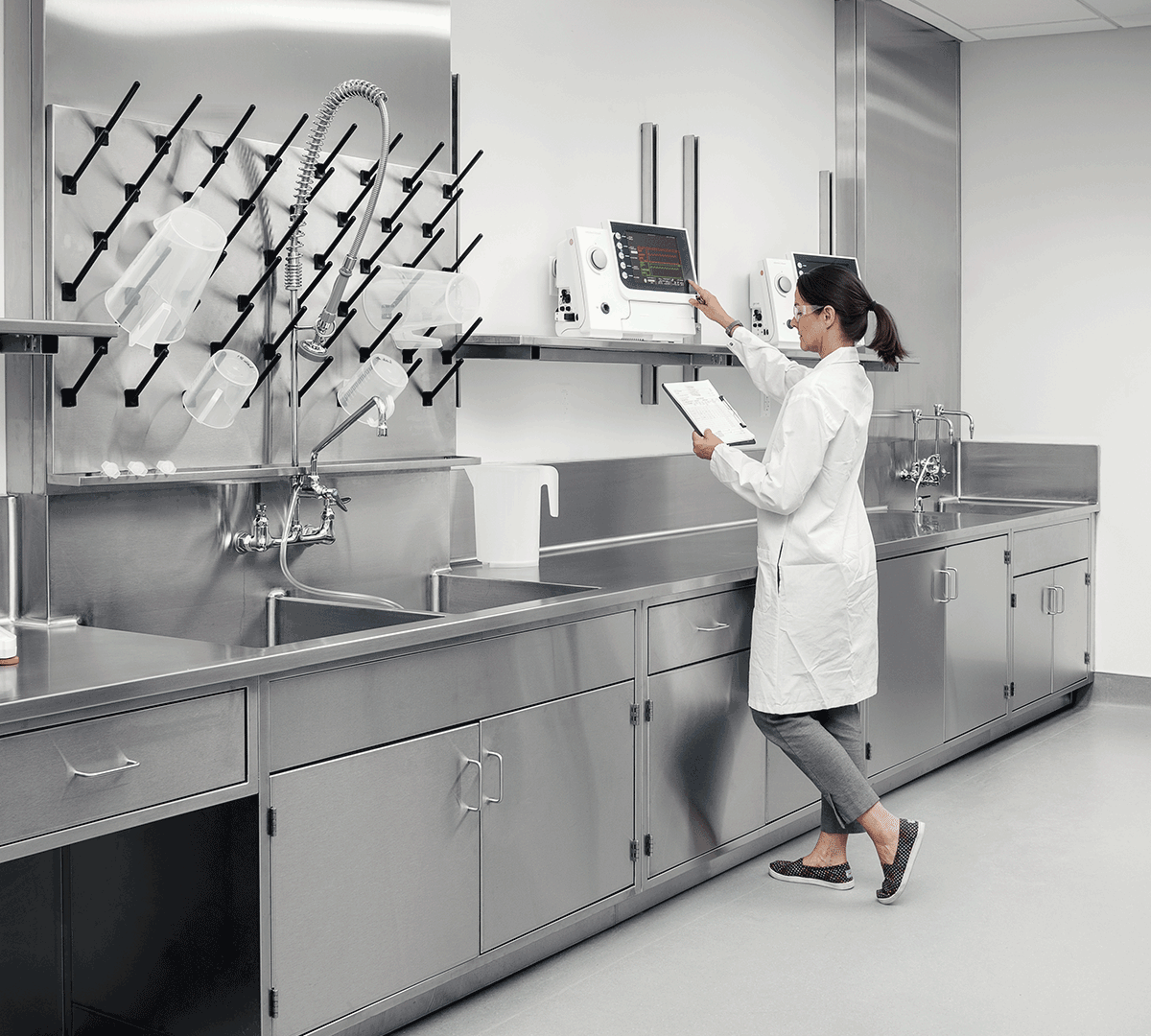 Formaspacecom's tweet image. 🔬✨ Celebrating Women and Girls in Science! From labs to engineering, women are shaping the future of STEM. Let’s inspire the next generation! 👩‍🔬💡 #WomenInScience #Formaspace #ItsInOurDNA