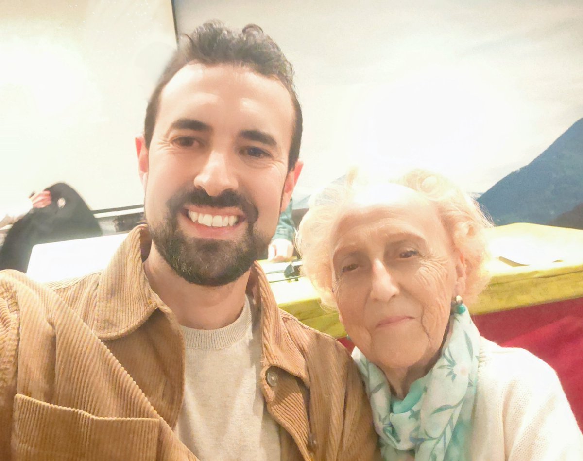 Alvaro_misterio's tweet photo. LLEGA EL CONSULTORIO 👻 

¿Qué le preguntarías a Sol Blanco-Soler sobre el mundo paranormal❓ Algunas de vuestras respuestas formarán parte del próximo programa. Por favor, contesta y/o RT 🔁🔁🔁
